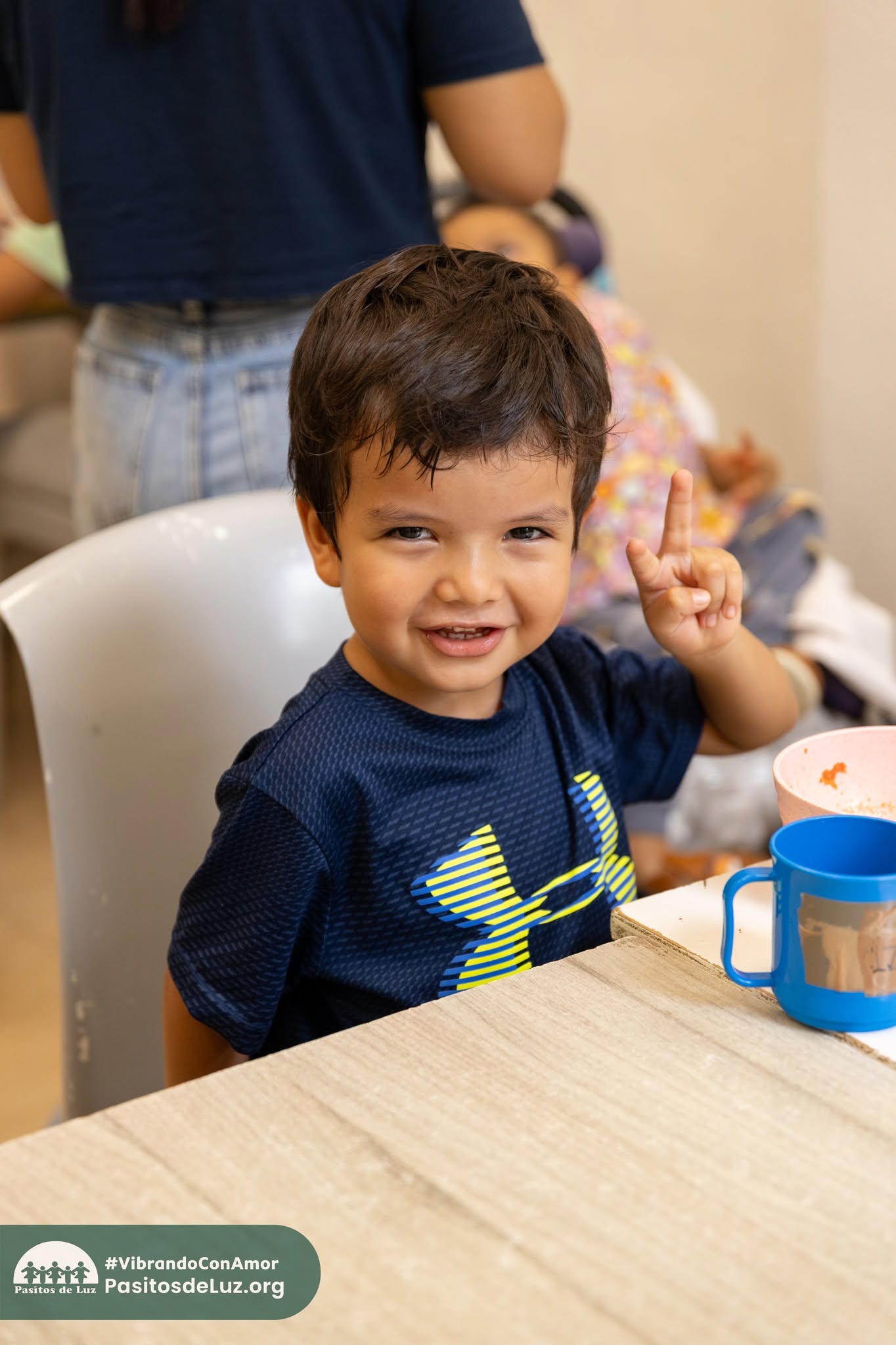 Niño en Pasitos de Luz